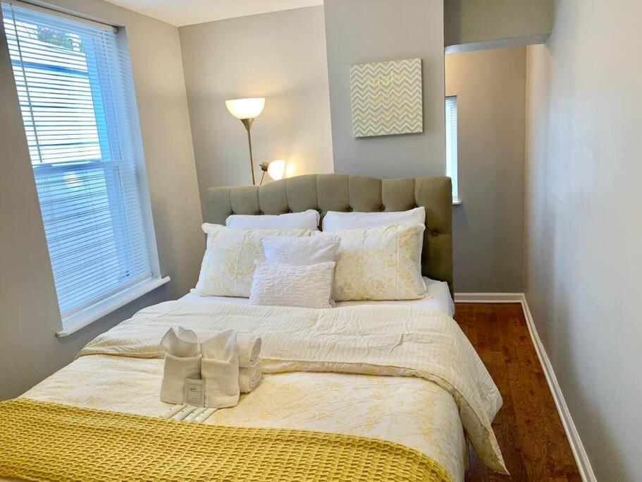 Upscale 2Bd/1.5Ba Townhome Mins To Jhh & Downtown Baltimore Eksteriør bilde